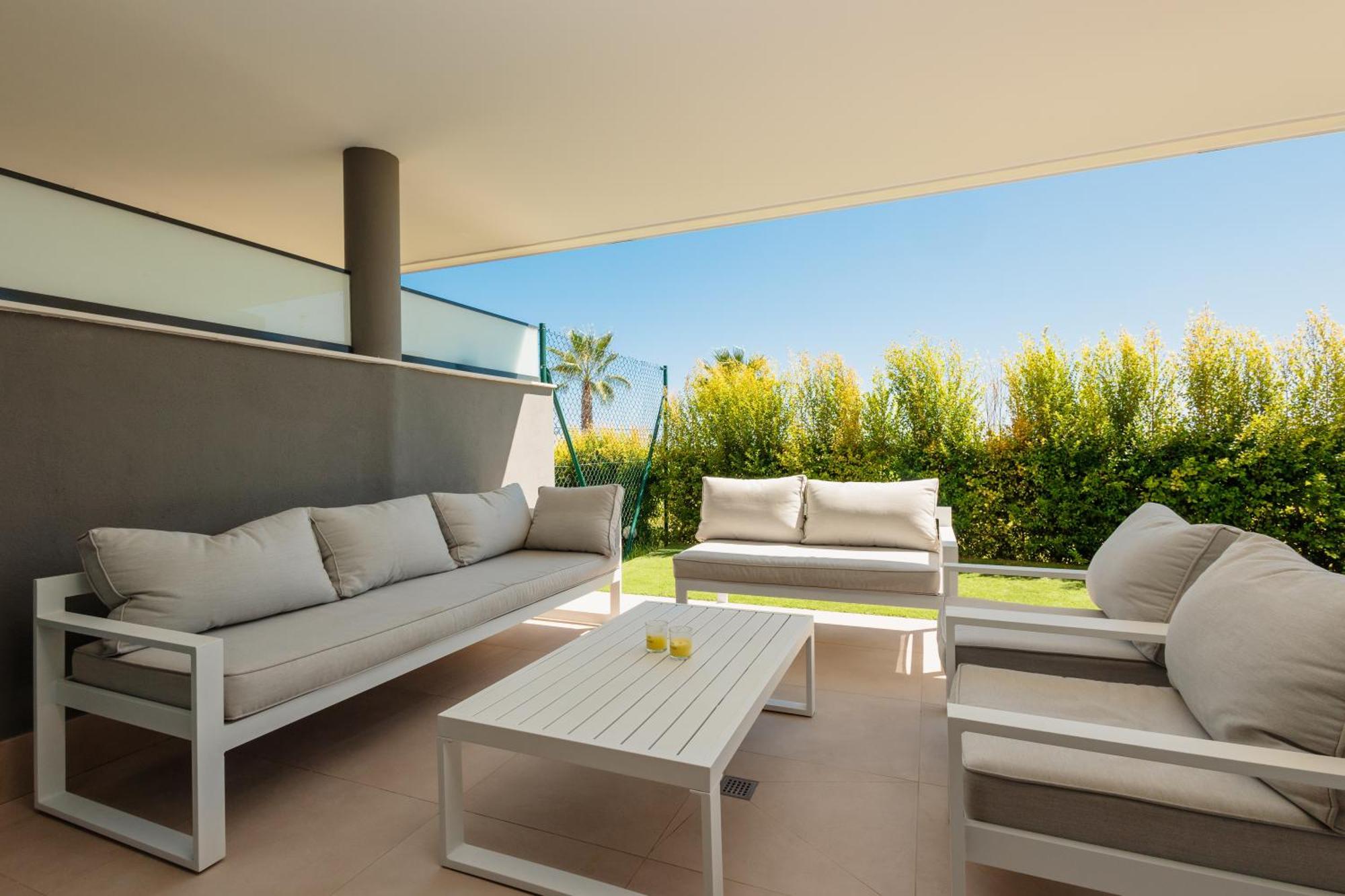 Luxurious 2 Bedroom Apartment Close To The Beach In Estepona Exterior foto