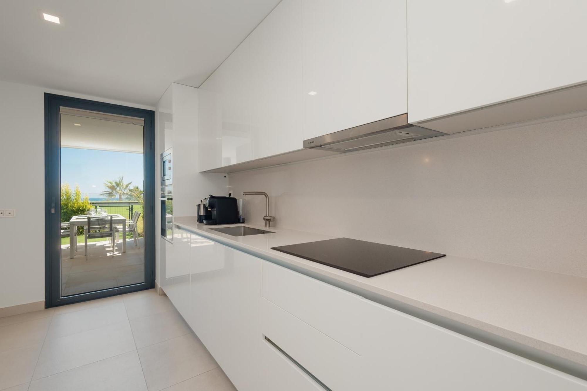 Luxurious 2 Bedroom Apartment Close To The Beach In Estepona Exterior foto